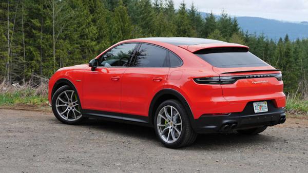 photo of 2020 Porsche Cayenne Coupe Turbo S E-Hybrid Driveway Test | Video walk-around image