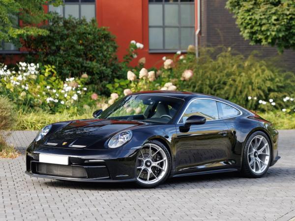 Porsche’s global deliveries fall by&hellip;