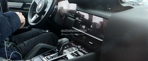 photo of 2022 Porsche Cayenne Facelift Interior Gets New Screens, Electric Shaver Shifter image