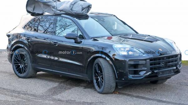 photo of Porsche Cayenne Facelift Spied For The First Time, Caught Uncovered image