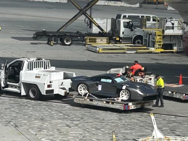 photo of 911 GT1 Inspired Porsche Spotted at LAX Has Everyone Guessing image