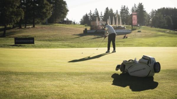 Between fairways and driving pleasure:&hellip;
