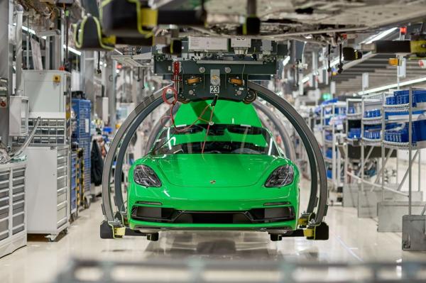 photo of Porsche 718 Models are Dead in Europe Thanks to Cybersecurity Regulations image