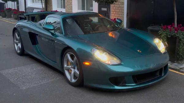 Enjoy Watching This Unique Porsche Carrera GT In Turquoise On The Road
