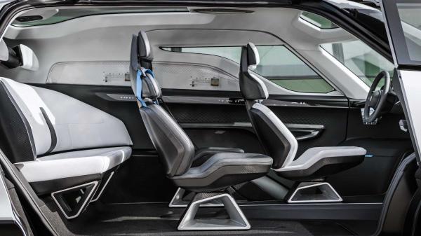 photo of Porsche Vision Renndienst Electric Van Shows Six-Seat Interior image