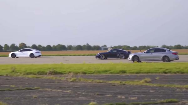 photo of Not Even 1,000-HP Porsche And BMW Can Beat This Tesla In Drag Race image